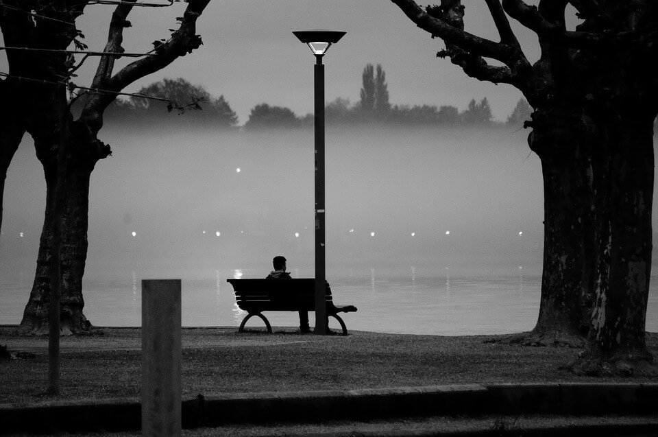Black And White Evening Fog - Always Hits The Hardest At Night , HD Wallpaper & Backgrounds