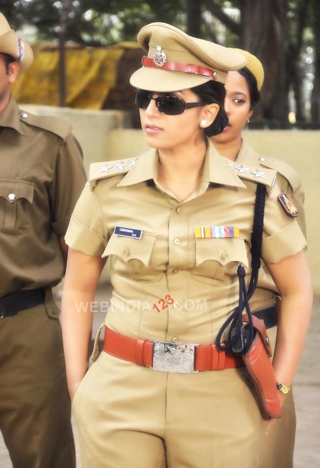 Photo Gallery, Wallpapers, Videos, Fans, Gossip, News - Rani Mukherjee Police Officer , HD Wallpaper & Backgrounds