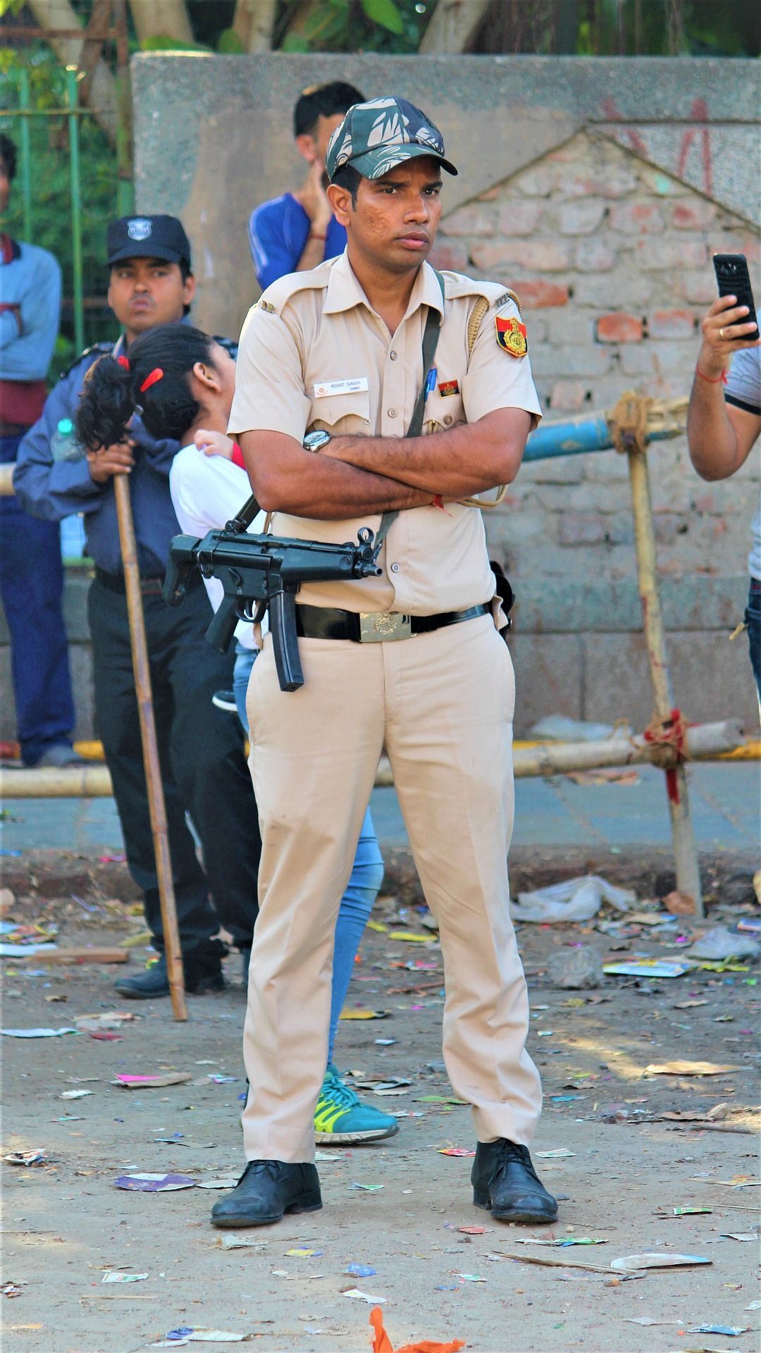 Indian Police Officer Hd Wallpaper Joshview Co - Indian Police Pic With Gun , HD Wallpaper & Backgrounds