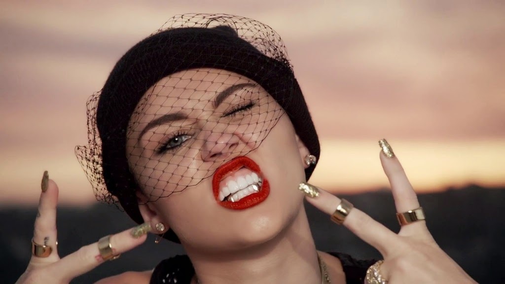 Miley Cyrus Hd Wallpapers - Miley Cyrus 2013 Crazy , HD Wallpaper & Backgrounds