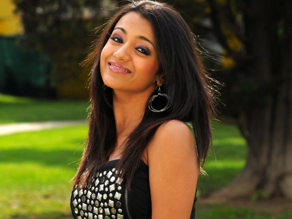 Wallpaper Free - Trisha Krishnan , HD Wallpaper & Backgrounds