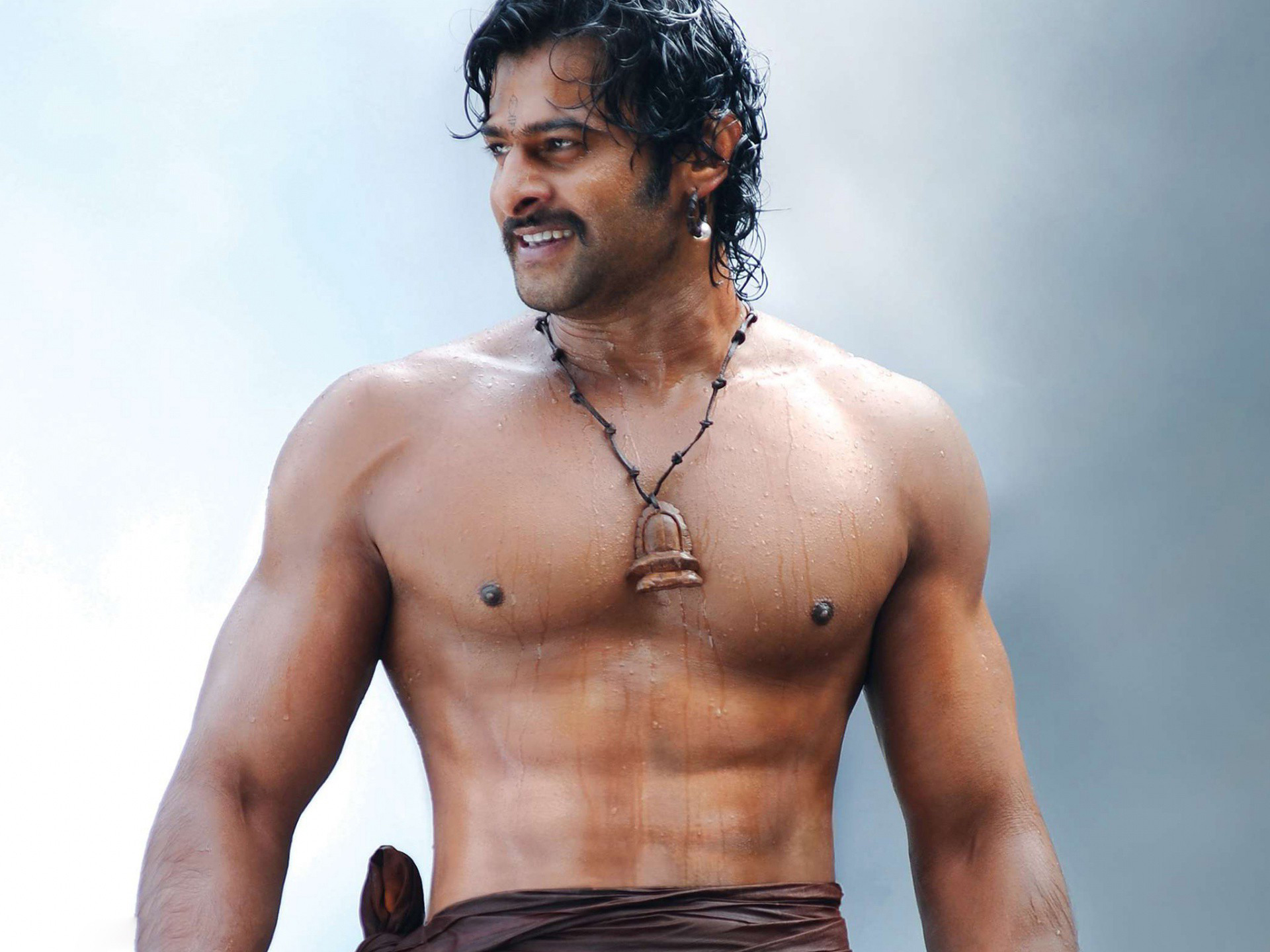 Hot Prabhas Six Pack Body In Bahubali Movie High Definition - Prabhas Bahubali Six Pack , HD Wallpaper & Backgrounds