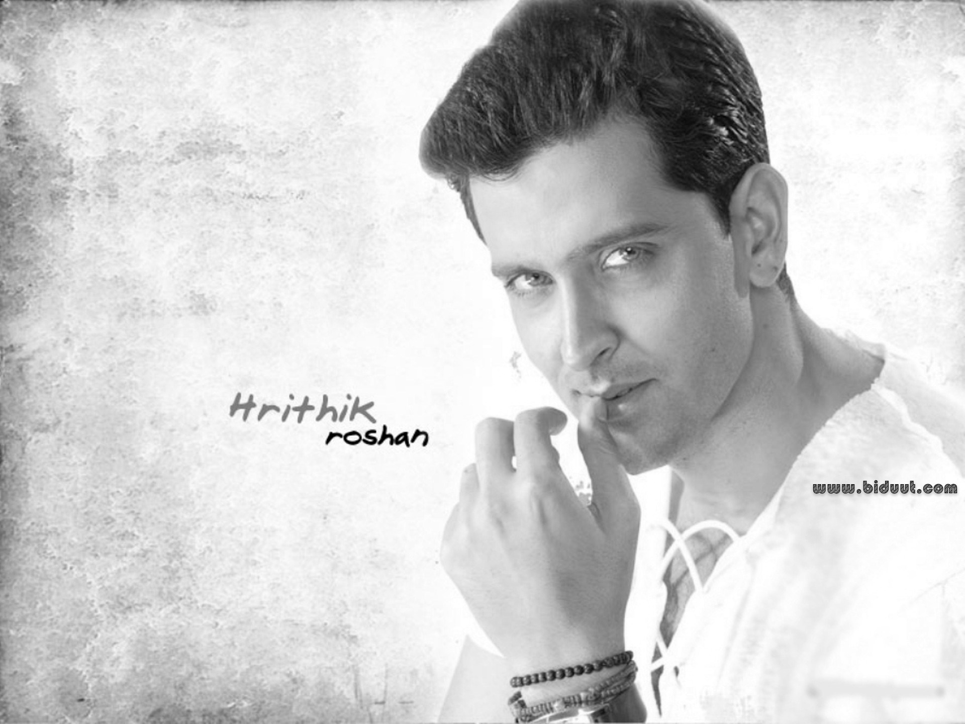 Hrithik Roshan Black Wallpaper Hd - Hrithik Roshan , HD Wallpaper & Backgrounds