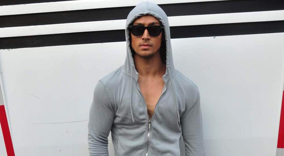 Tiger Shroff Gives Up Ice Creams And Chocolates To - Six Pack New Tiger Shroff , HD Wallpaper & Backgrounds