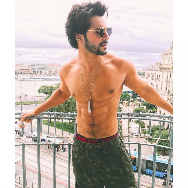 But, Fans Also Can't Get Enough Of Varun's Insane Physique - Judwaa 2 Varun Dhawan , HD Wallpaper & Backgrounds