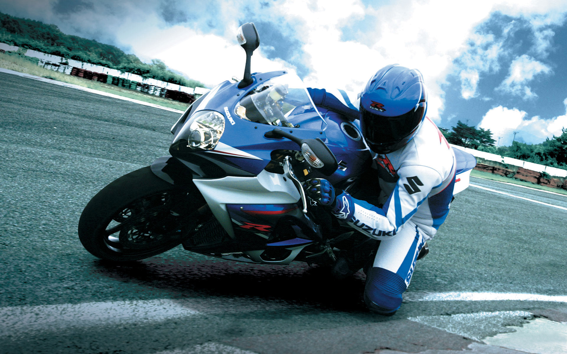 Latest Free Hd Wallpapers Bikes Download Free Lovely - Suzuki Sport Bike , HD Wallpaper & Backgrounds