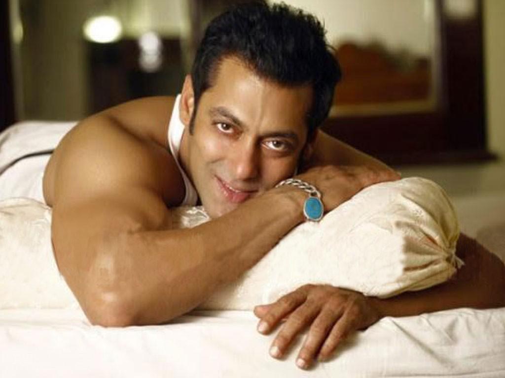 Click On The Thumbnail To Salman Khan Body In Tere - Salman Khan Wallpapers 2010 , HD Wallpaper & Backgrounds