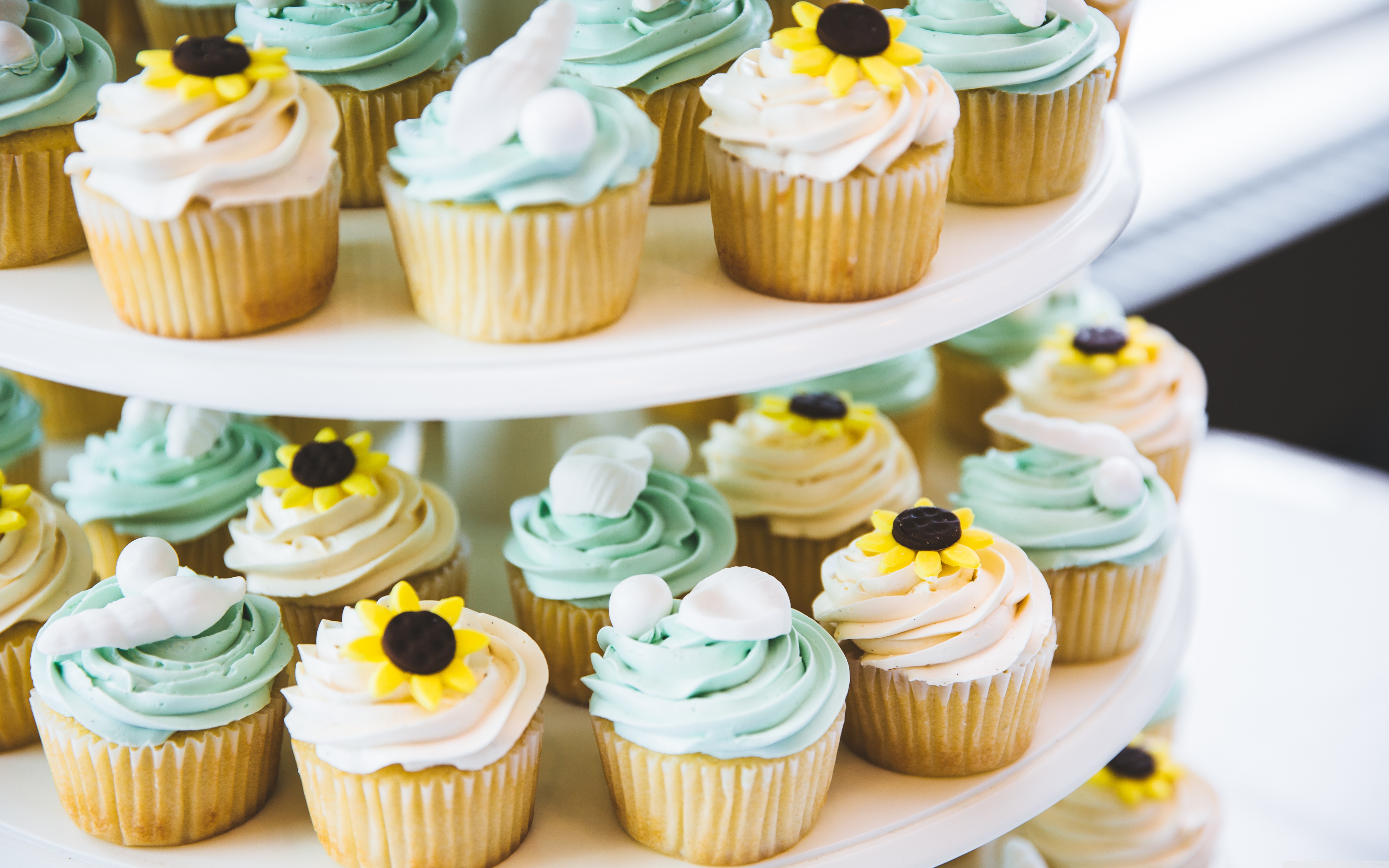 Related Wallpapers - Cupcakes 1080 , HD Wallpaper & Backgrounds