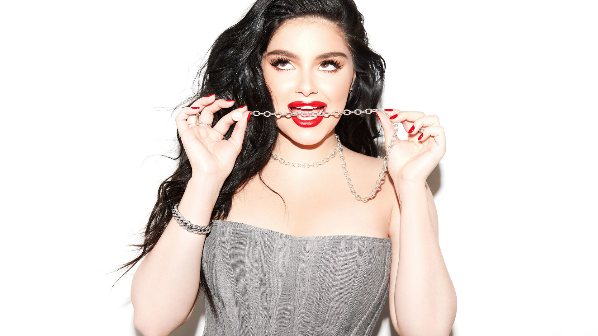 Ariel Winter, Actress, Red Lipstick, Photoshoot, Wallpaper - Ariel Winter Red Lipstick , HD Wallpaper & Backgrounds