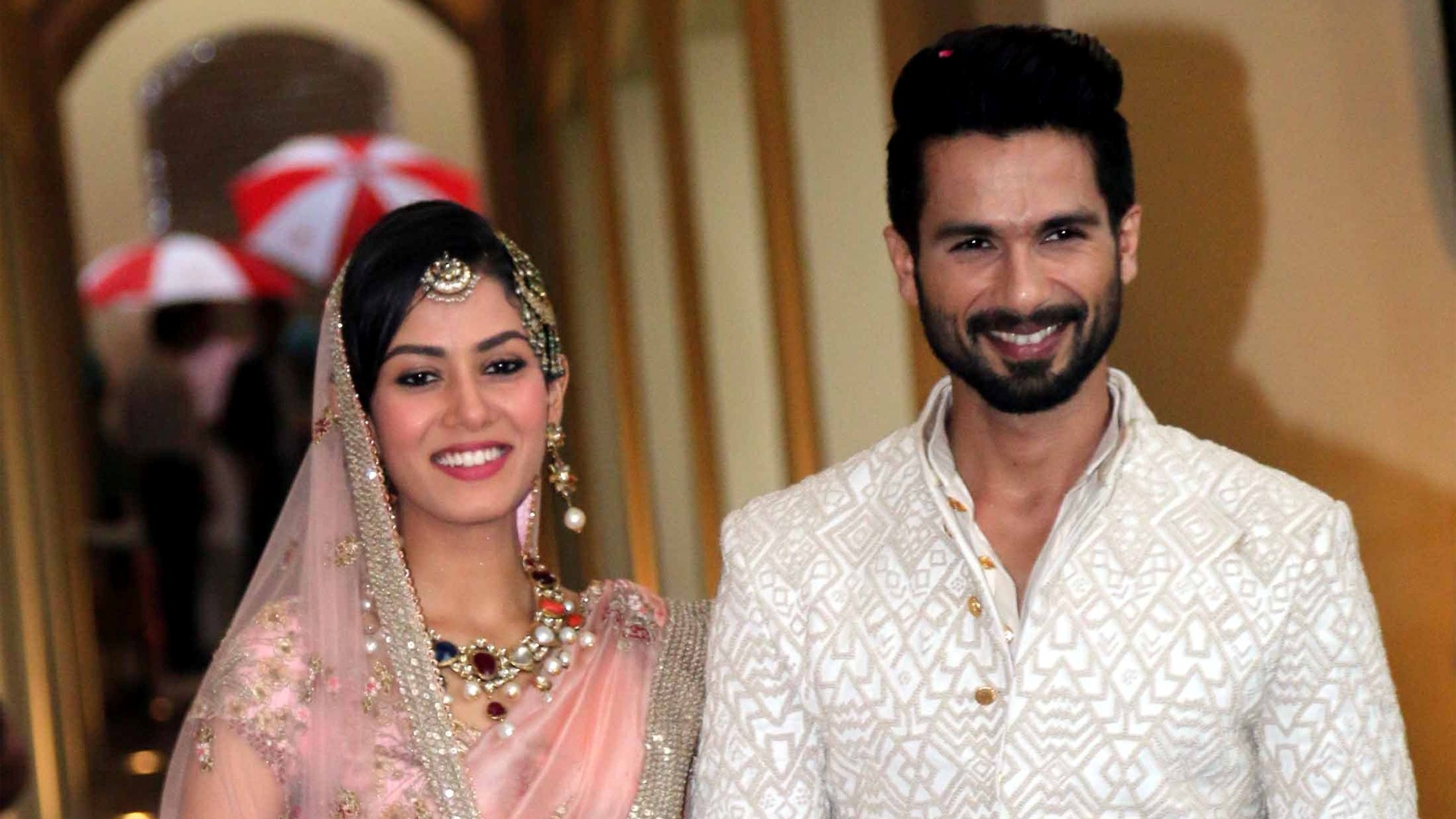 Shahid Kapoor And His Wife Baby , HD Wallpaper & Backgrounds