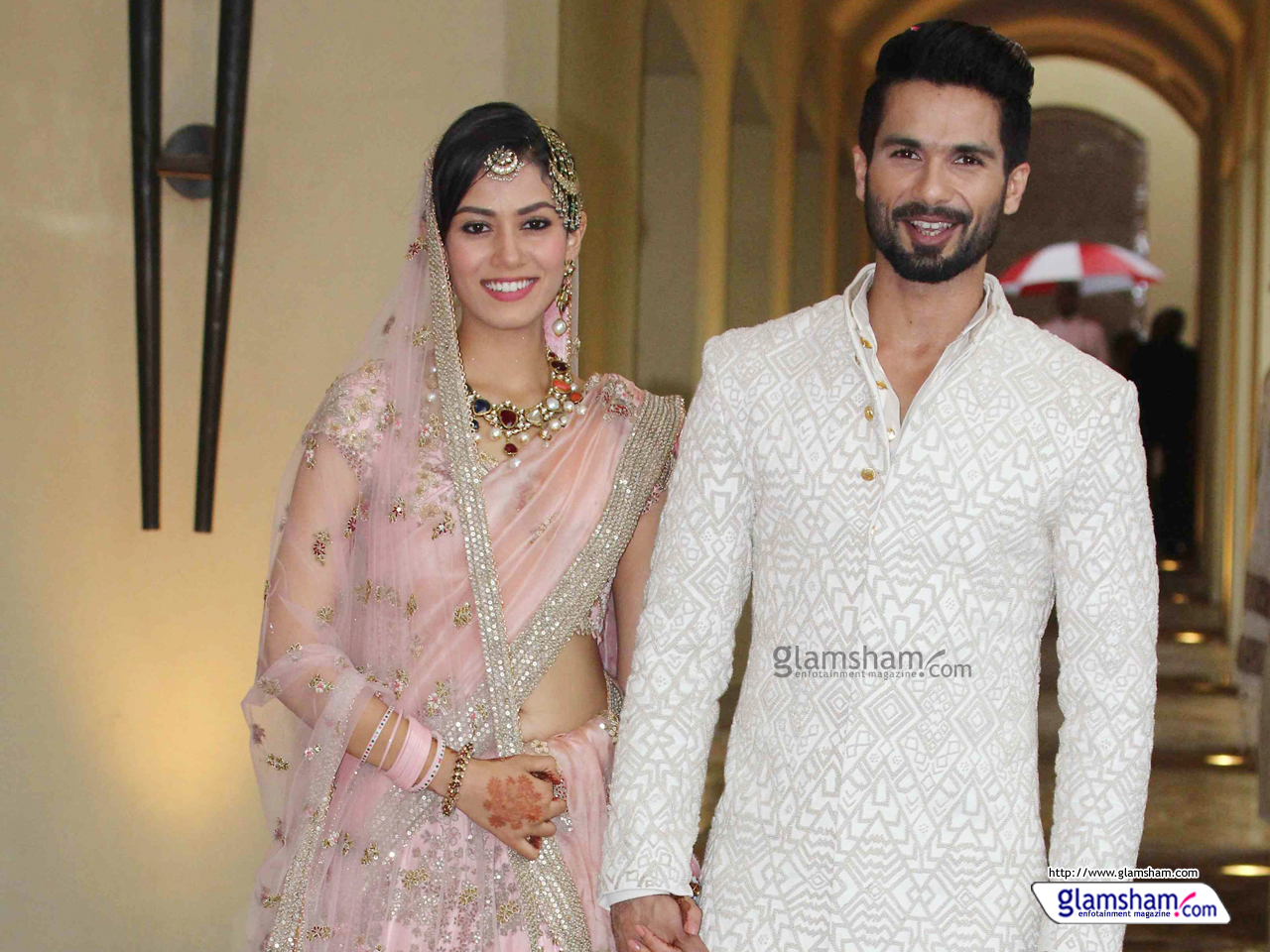 Cute Couple Shahid Kapoor And Mira Rajput's Glamorous - Shahid Kapoor Wife Wedding , HD Wallpaper & Backgrounds