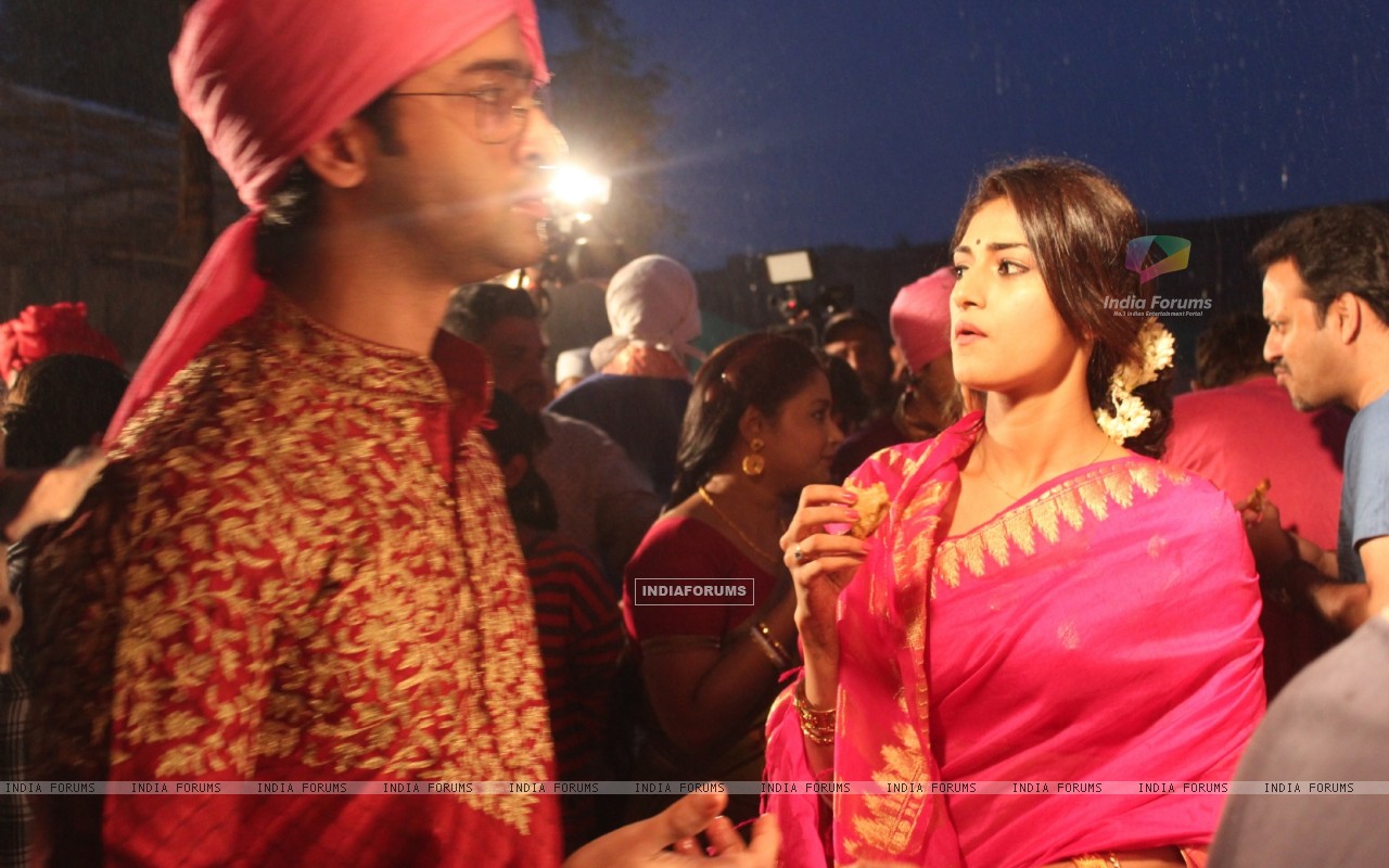 Kuch Rang Pyar Ke Aise Bhi Cast Celebrates Iftaari - Costume Party , HD Wallpaper & Backgrounds