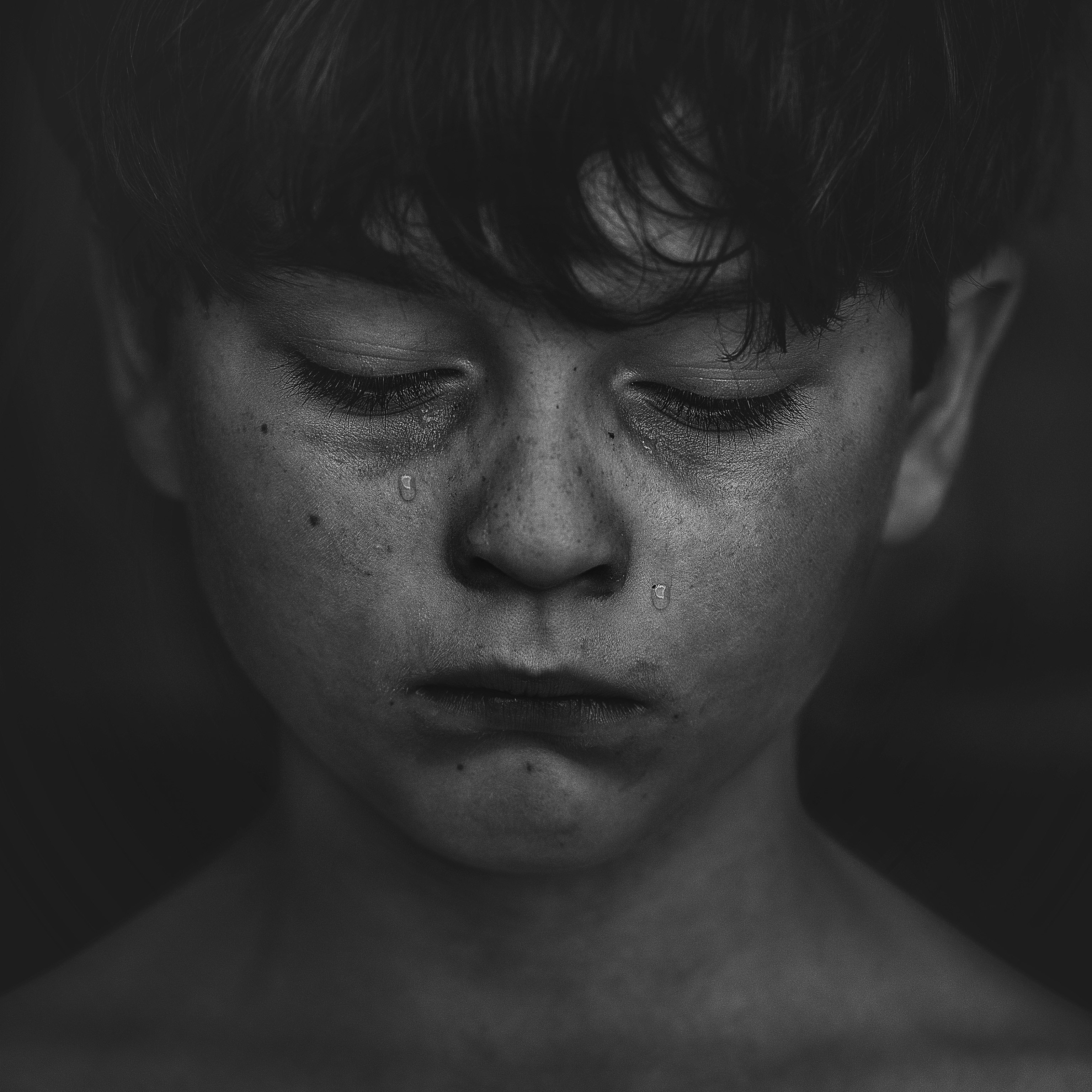 Crying Little Boy , HD Wallpaper & Backgrounds