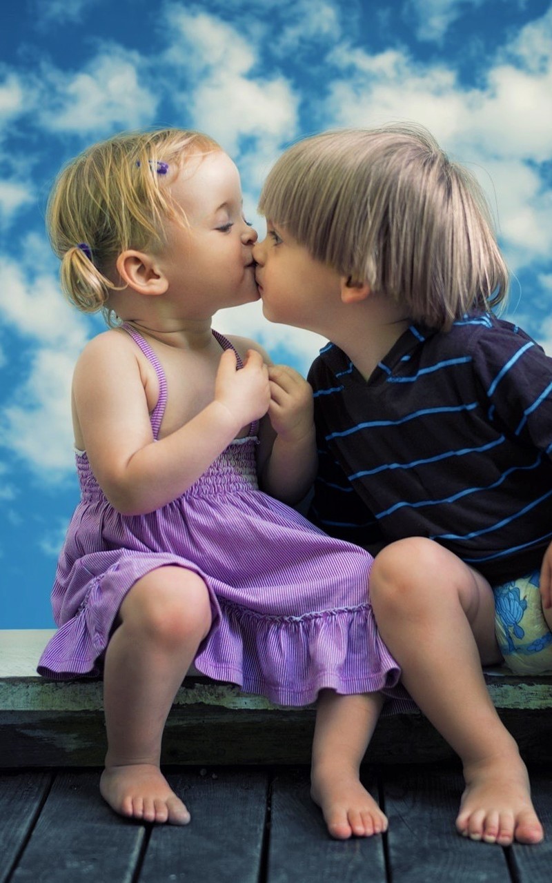 Boy And Girl Kissing Hd Wallpapers - Little Boy Little Girl , HD Wallpaper & Backgrounds