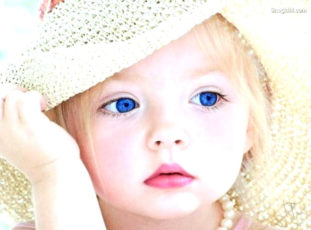 cute baby girl blue eyes