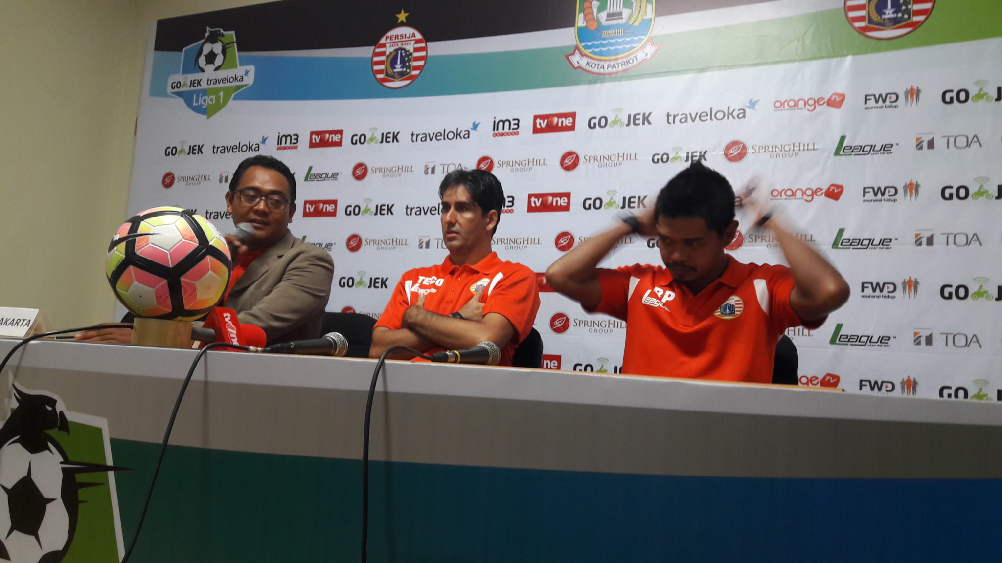 Dua Peluang Membentur Tiang Gawang Madura United, Teco - Team , HD Wallpaper & Backgrounds