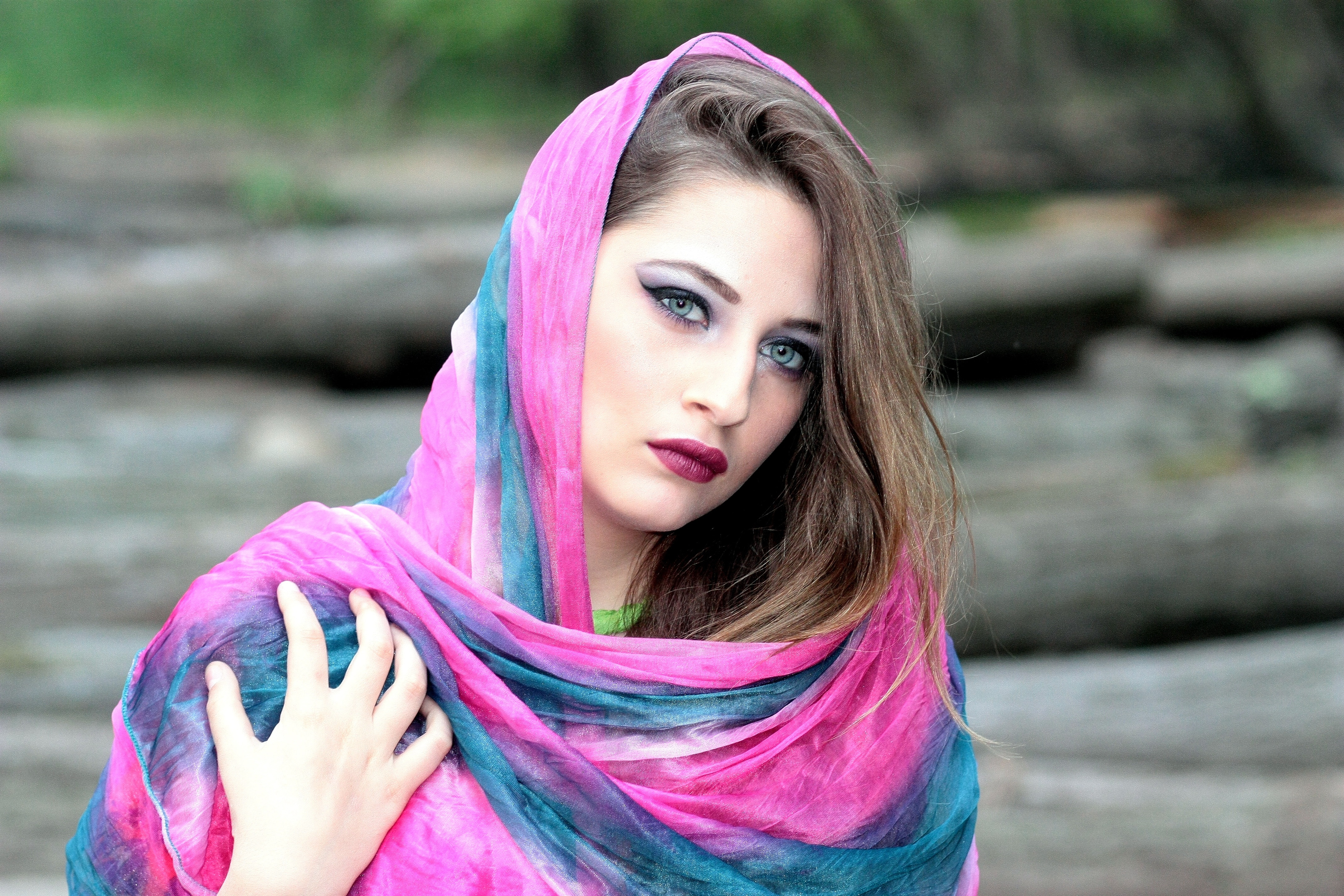 Women's Purple And Blue Hijab Preview - Blue Eyes Hijab Girl Hd , HD Wallpaper & Backgrounds