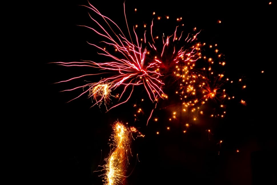 Fireworks, New Year's Eve, Sylvester, Firework Display, - Cracker Lights , HD Wallpaper & Backgrounds