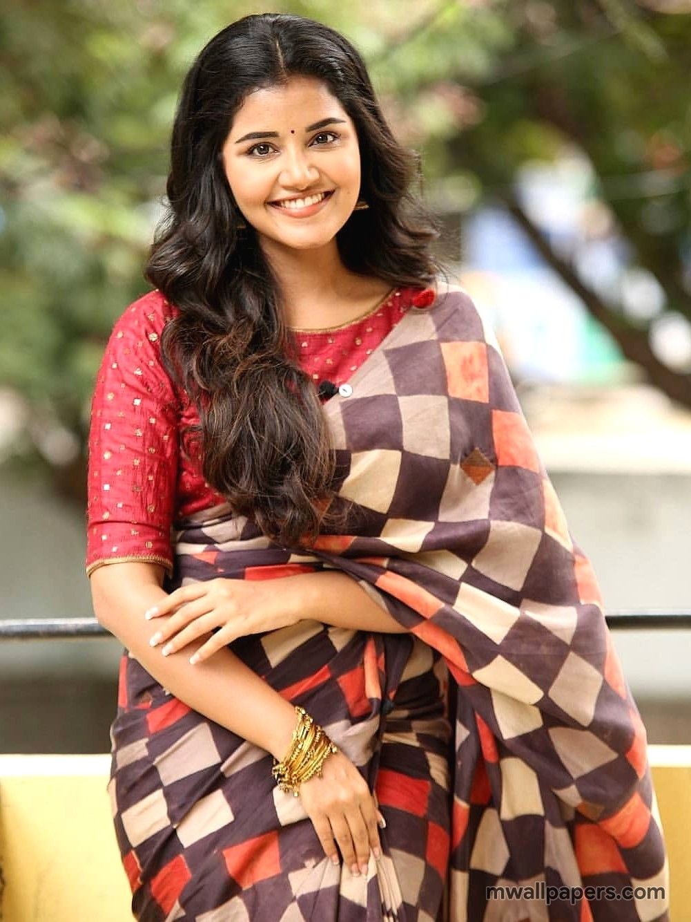 Download Anupama Parameswaran Beautiful Hd Photos In - Anupama Parameswaran Photos Download , HD Wallpaper & Backgrounds