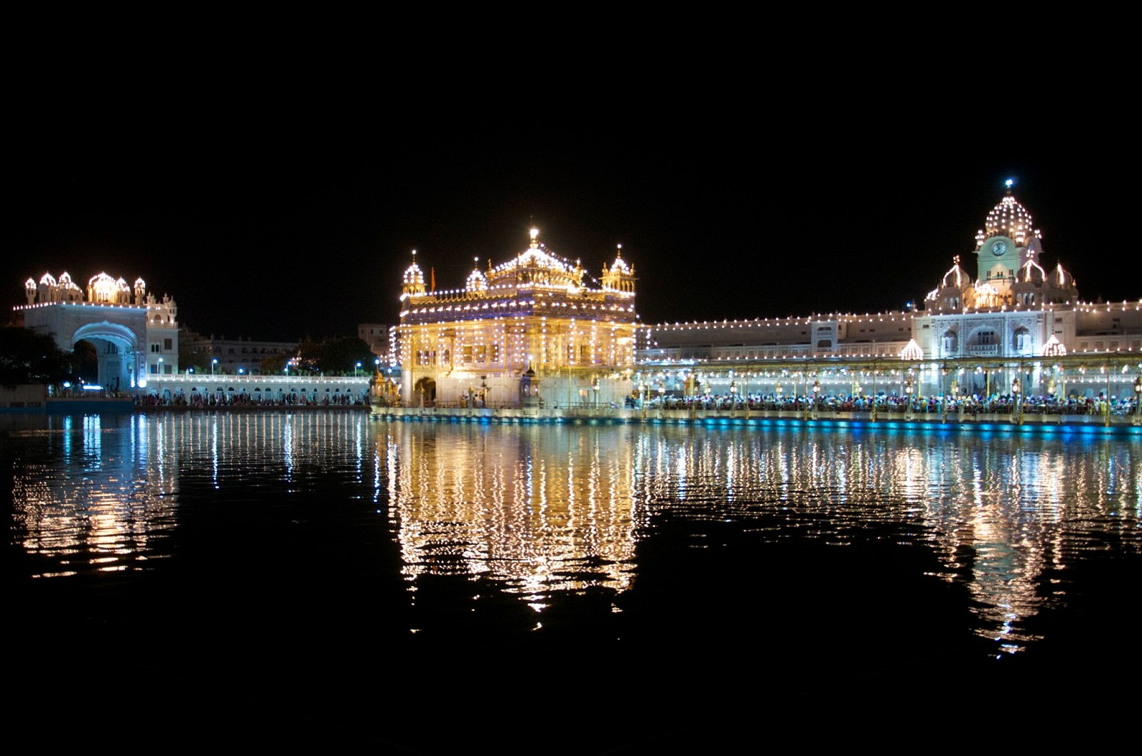 Lighting Golden Temple Amritsar Wallpaper - Hd Images Of Golden Temple At Night , HD Wallpaper & Backgrounds