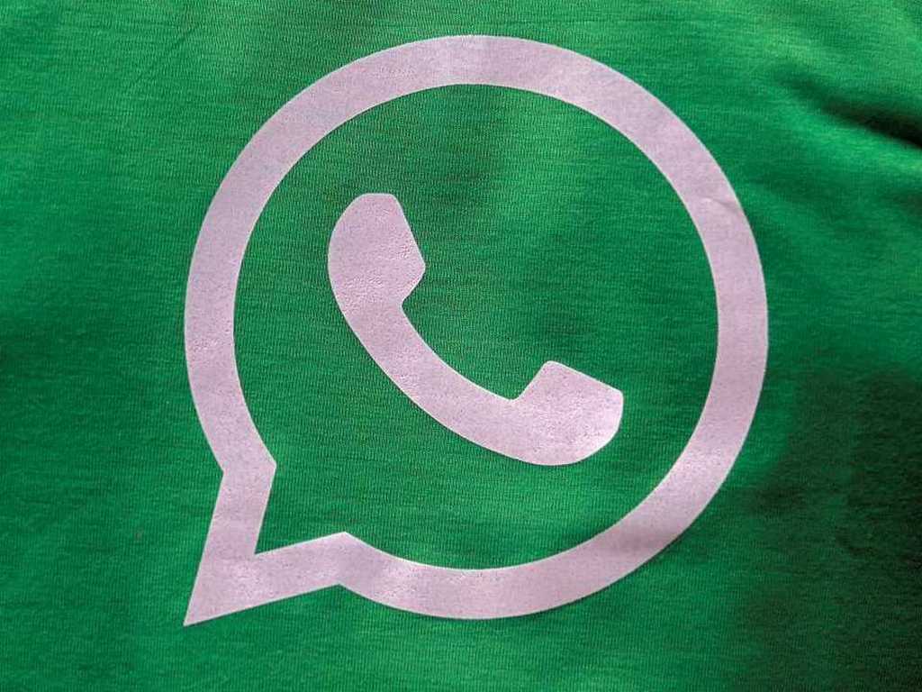 Whatsapp Adds Redesigned Emojis And Fingerprint Authentication - Whatsapp , HD Wallpaper & Backgrounds
