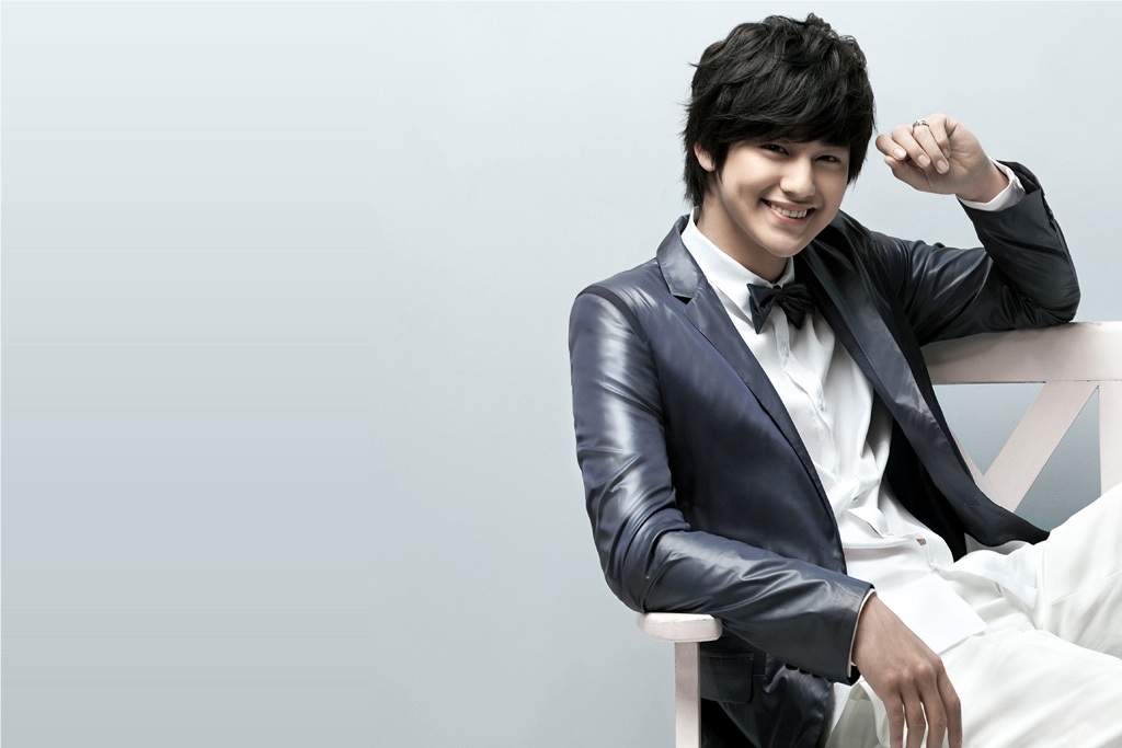 Kim Bum Wallpaper - Cute Japanese Hairstyles For Men , HD Wallpaper & Backgrounds