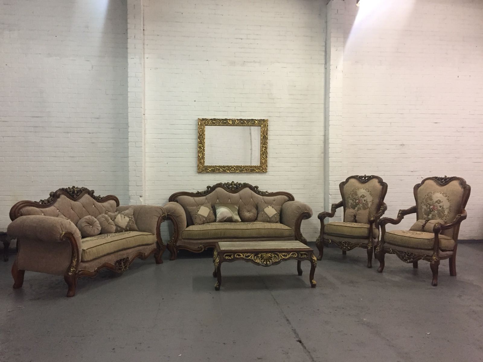 The Nefertiti Sofa Set - Studio Couch , HD Wallpaper & Backgrounds