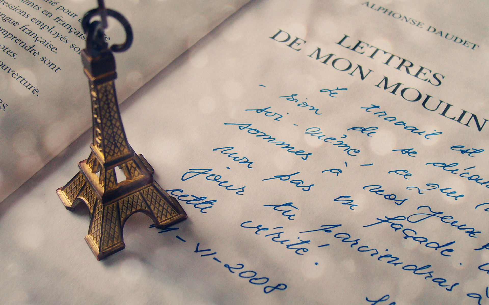 Eiffel Tower, Keychain, Declaration Of Love, Letter, - 电脑 巴黎 铁塔 壁纸 , HD Wallpaper & Backgrounds