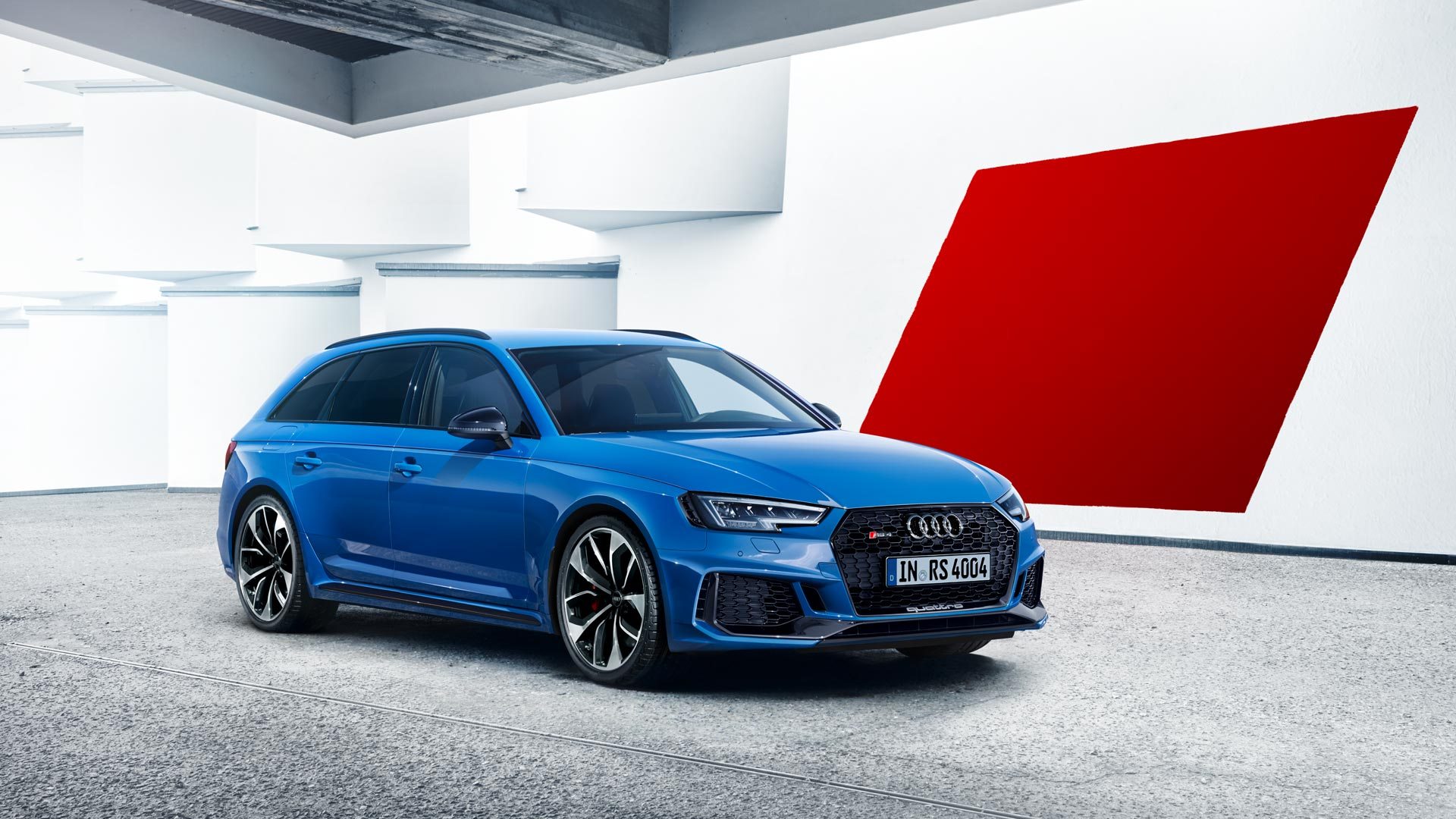 Download Wallpaper Audi Rs 4 Q5 Wheel Family Car Hd - Rs 4 Avant , HD Wallpaper & Backgrounds