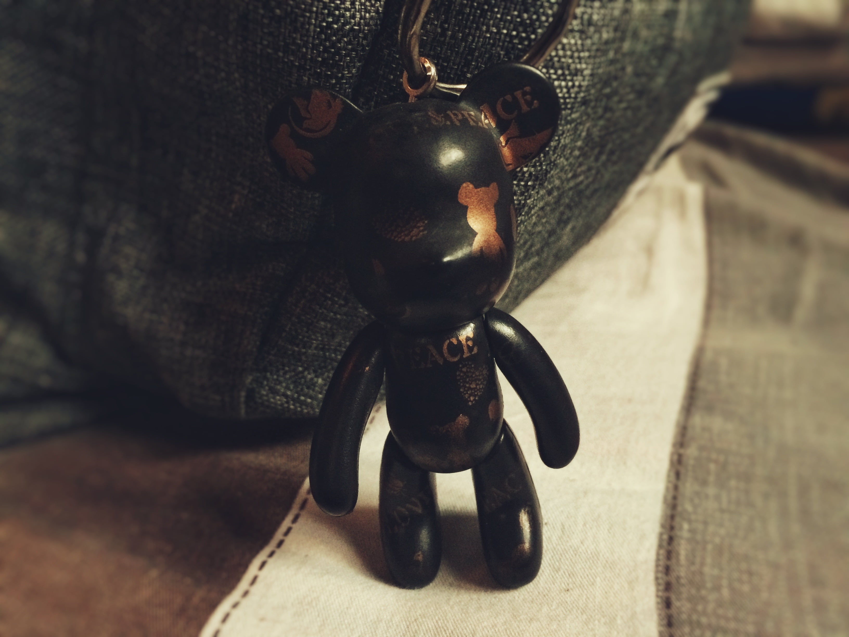 Black Mickey Mouse Keychain, No People, Representation, - Figurine , HD Wallpaper & Backgrounds