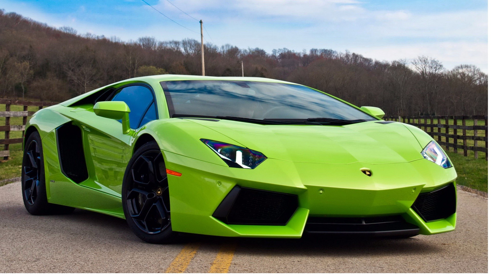 Hd Car Wallpapers, High Resolution Cars, Wheels, Motor - Lamborghini Car Green Colour , HD Wallpaper & Backgrounds