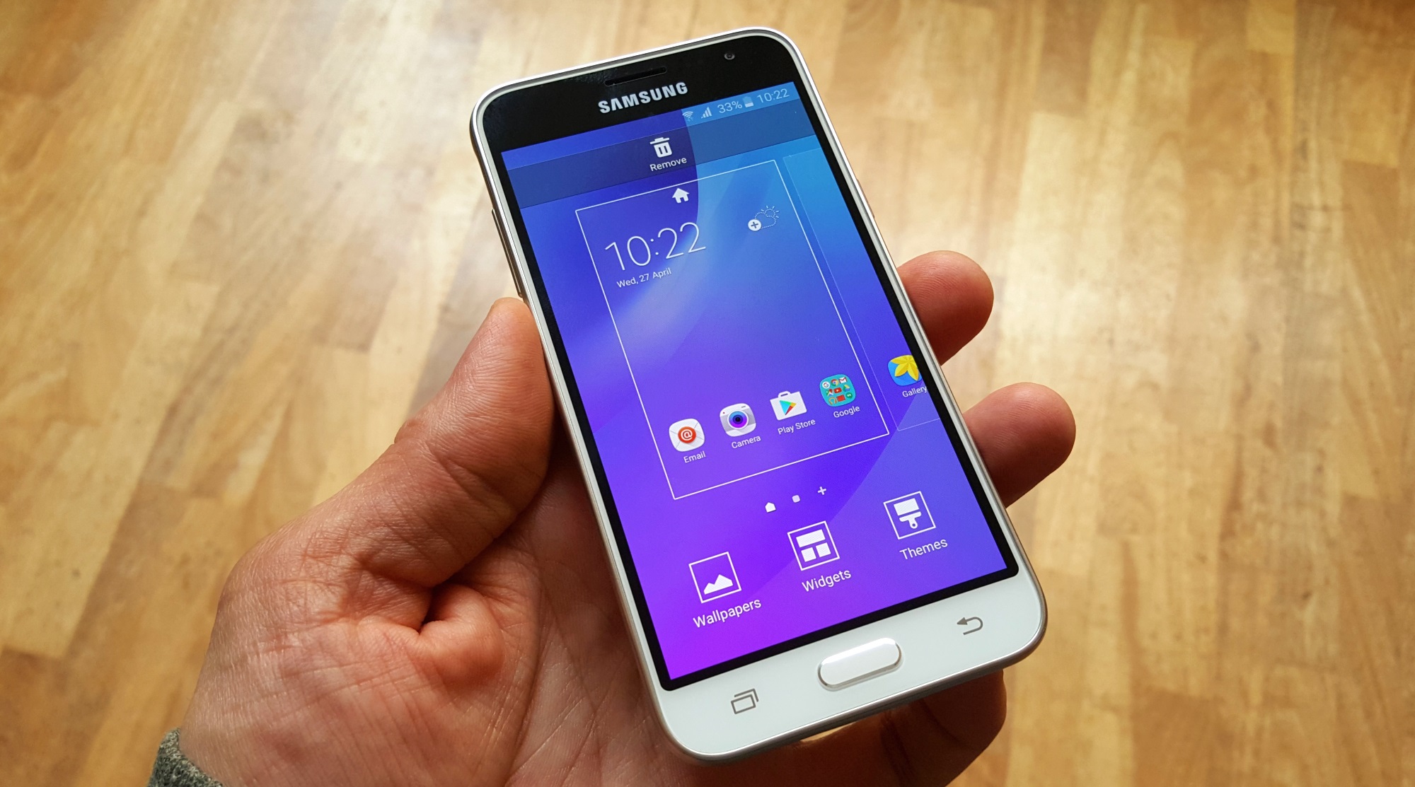 Marshmallow Still Evades The Galaxy J3 In Europe - Galaxy J3 2017 Review , HD Wallpaper & Backgrounds