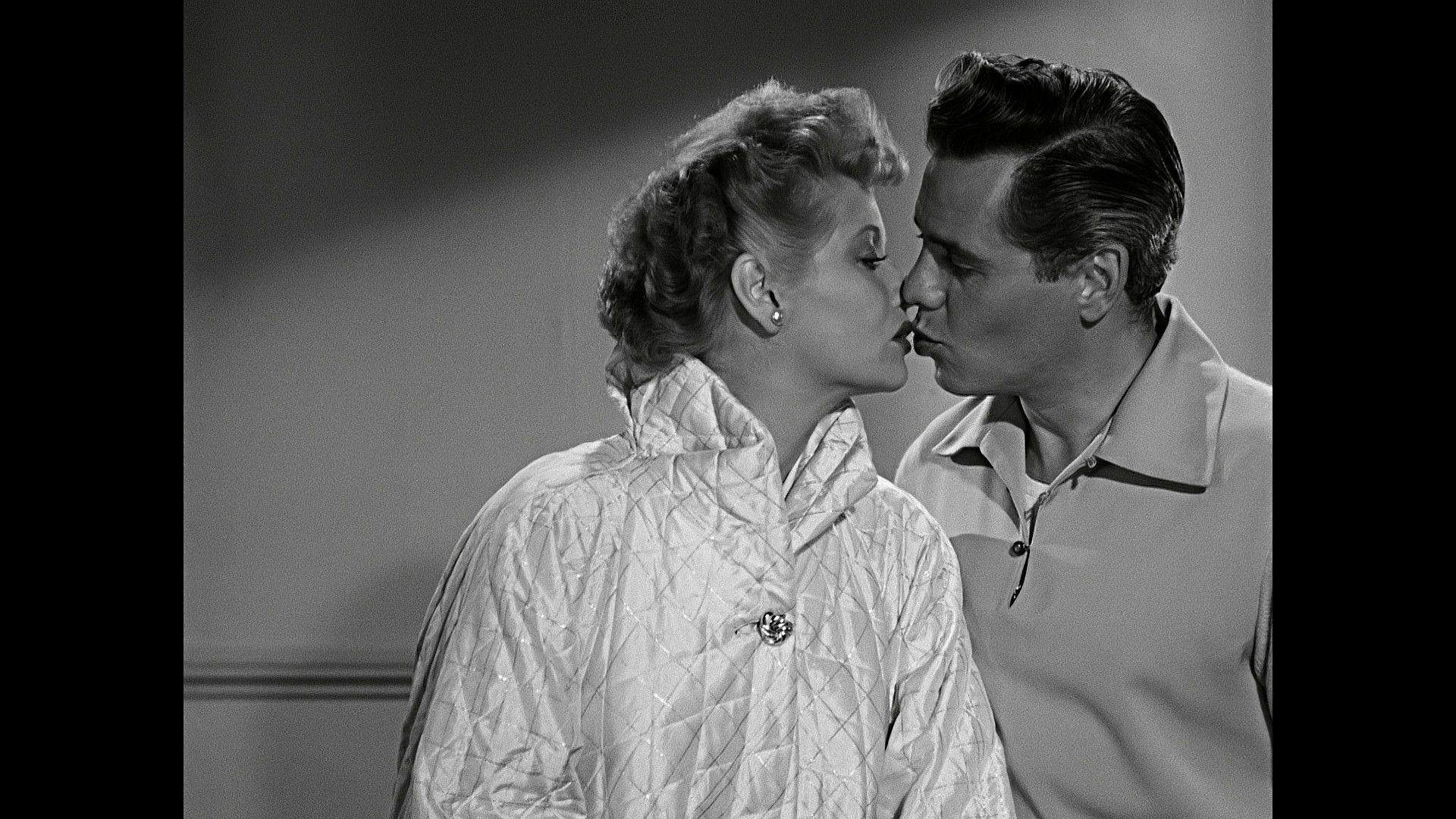 Rare Footage Of Lucille Ball And Desi Arnez's 1951 - Lucy And Ricky Ricardo , HD Wallpaper & Backgrounds