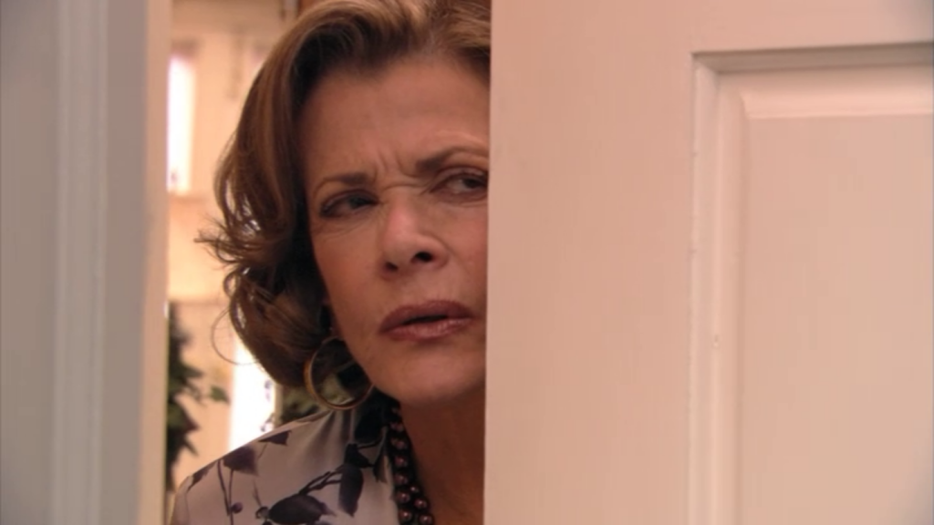 Related Posts - Lucille Bluth , HD Wallpaper & Backgrounds