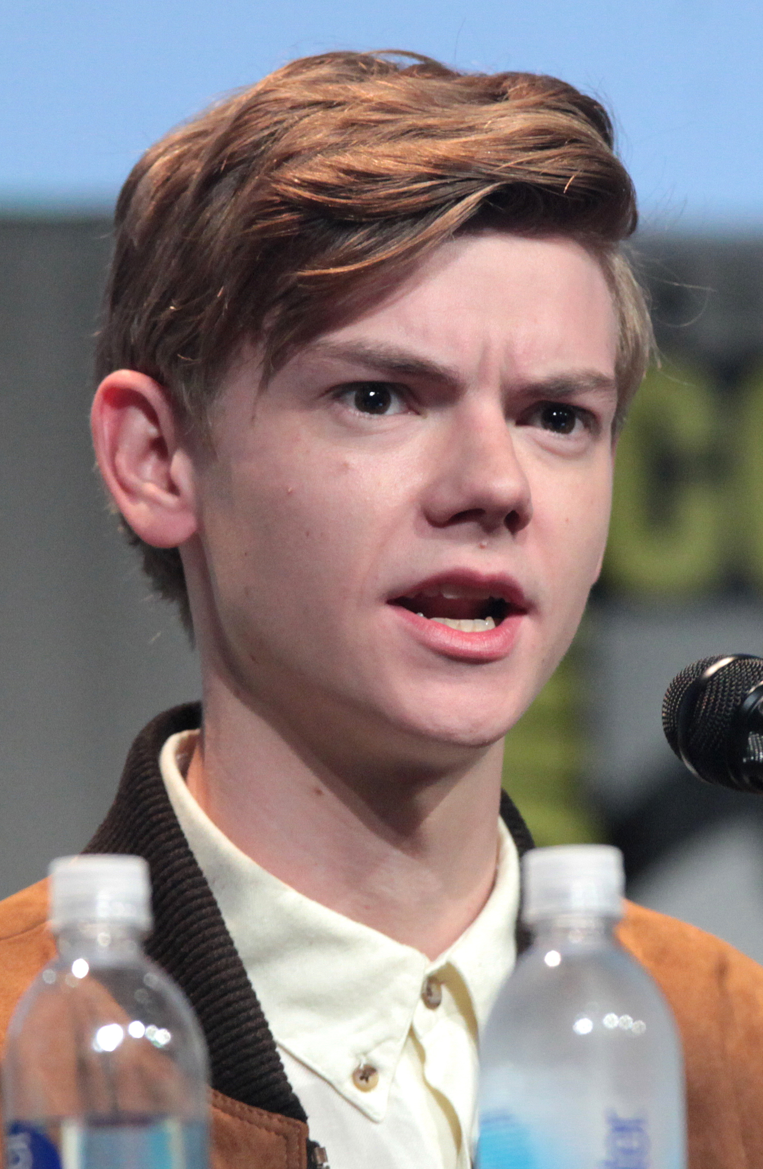 Thomas Brodie Sangster , HD Wallpaper & Backgrounds
