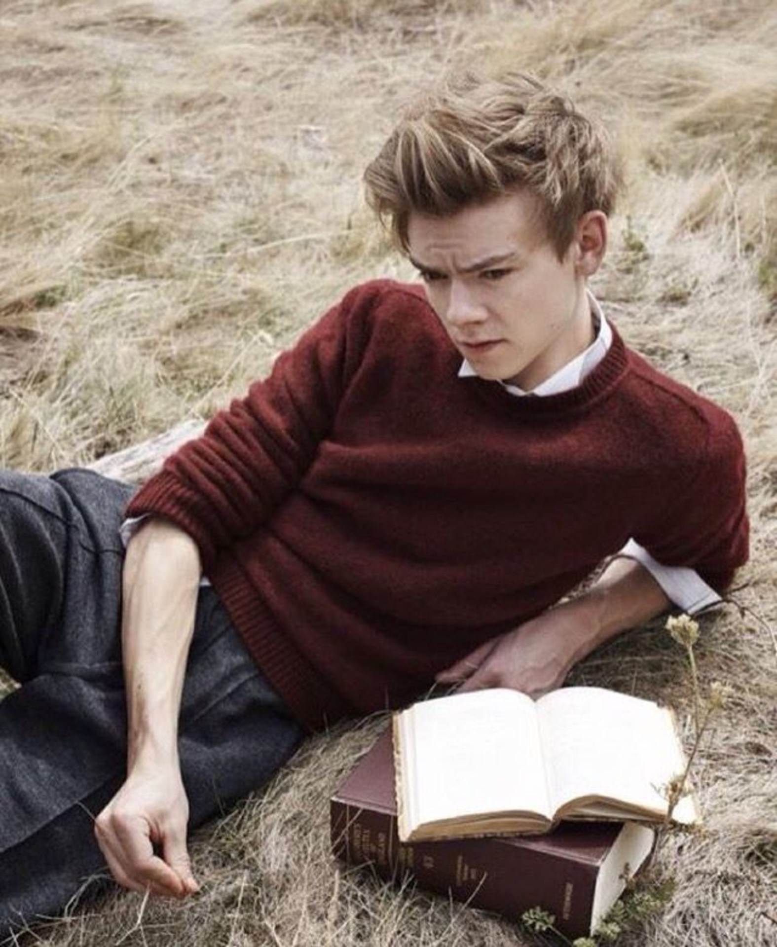 Android Mobiles Full Hd Resolutions 1080 X - Thomas Sangster , HD Wallpaper & Backgrounds