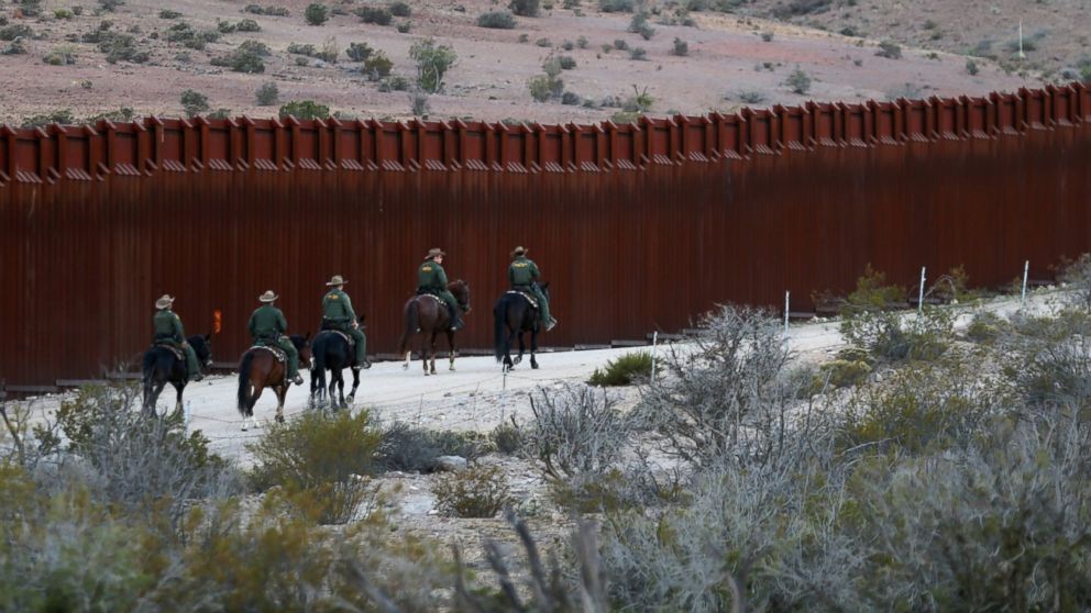 Retiring Border Chief Calls Trump's Wall A Waste Of - Us Border Patrol Wall , HD Wallpaper & Backgrounds