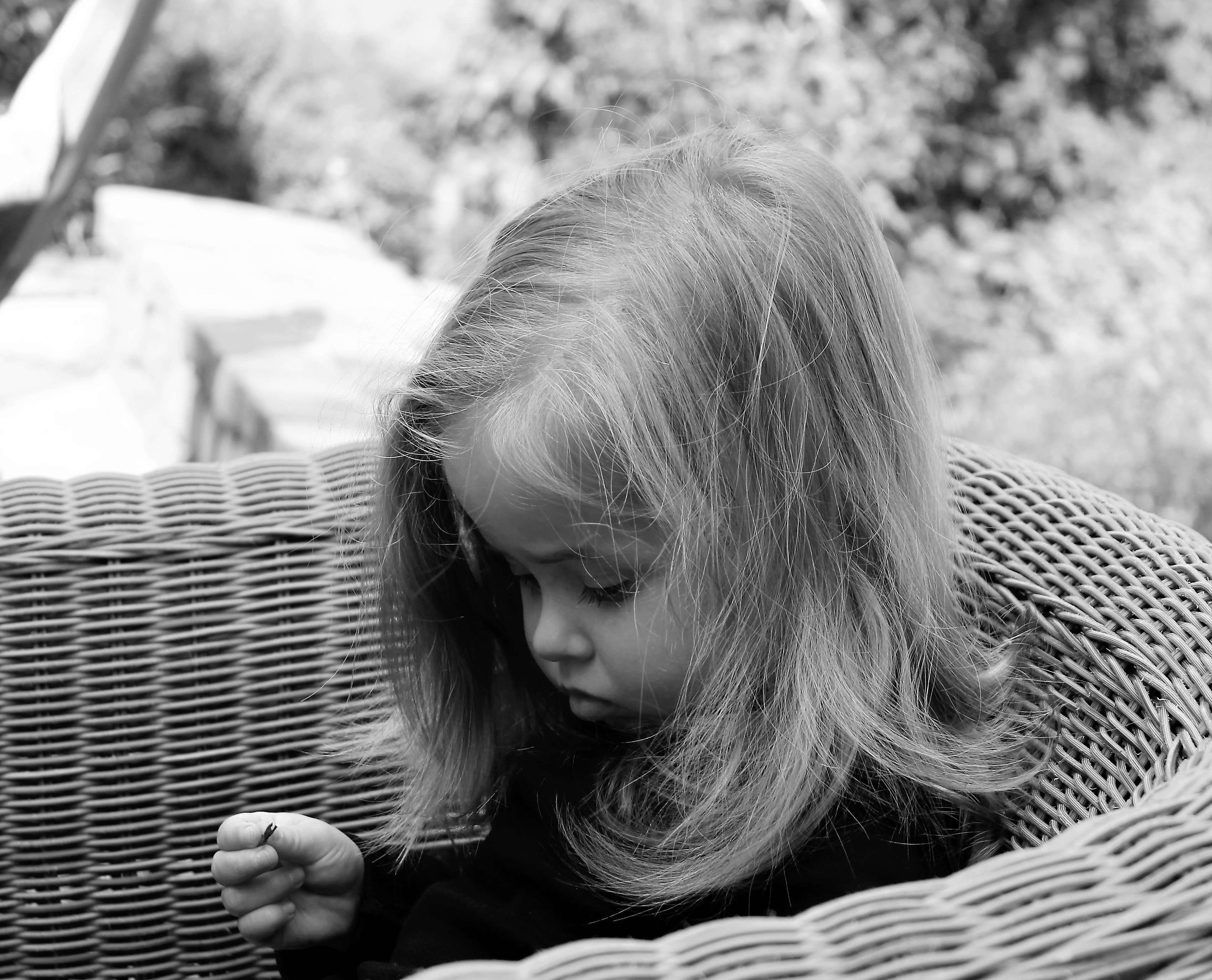 Blonde Baby Girl Black And White , HD Wallpaper & Backgrounds