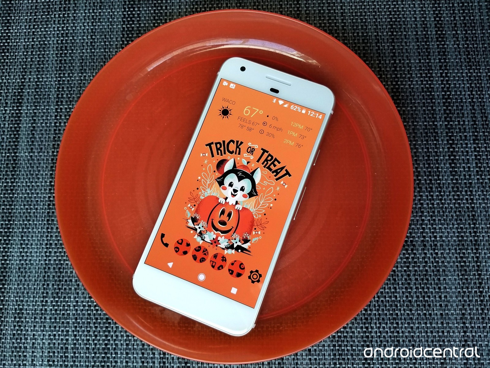 This Theme's Trick Or Treat Wallpaper Comes From The - Circle , HD Wallpaper & Backgrounds