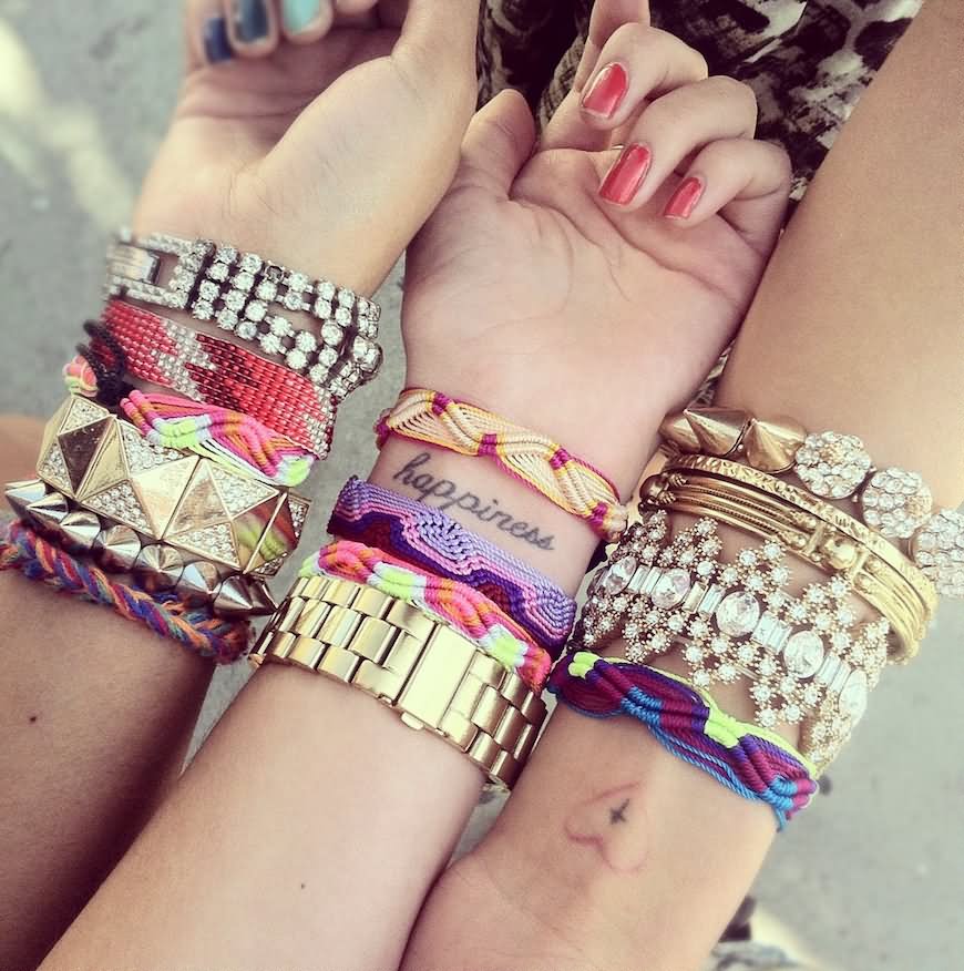 Friendship Day Bands And Bracelets For Girls - Friendship Band In Hand , HD Wallpaper & Backgrounds