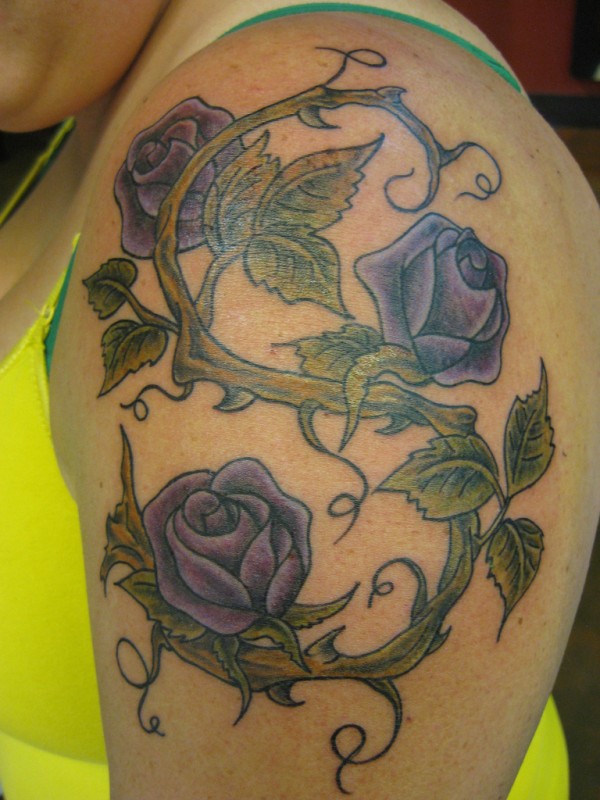 Women Rose Tattoo Cute Designs For Men - Mens Rose Vine Tattoos , HD Wallpaper & Backgrounds