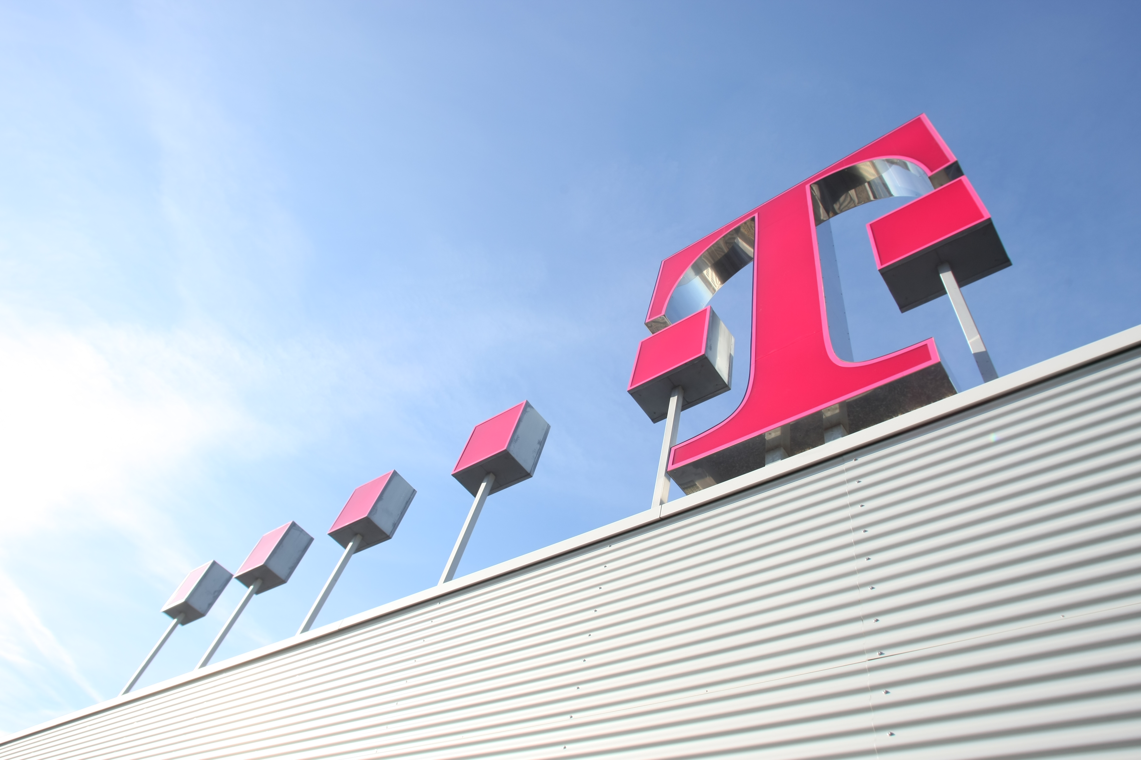 Deutsche Telekom Adds Raft Of Zdf Content To On-demand - German Phone Companies , HD Wallpaper & Backgrounds