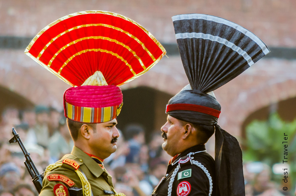 Wagah Border Ceremony Indian And Pakistani Soilders - Wagah , HD Wallpaper & Backgrounds