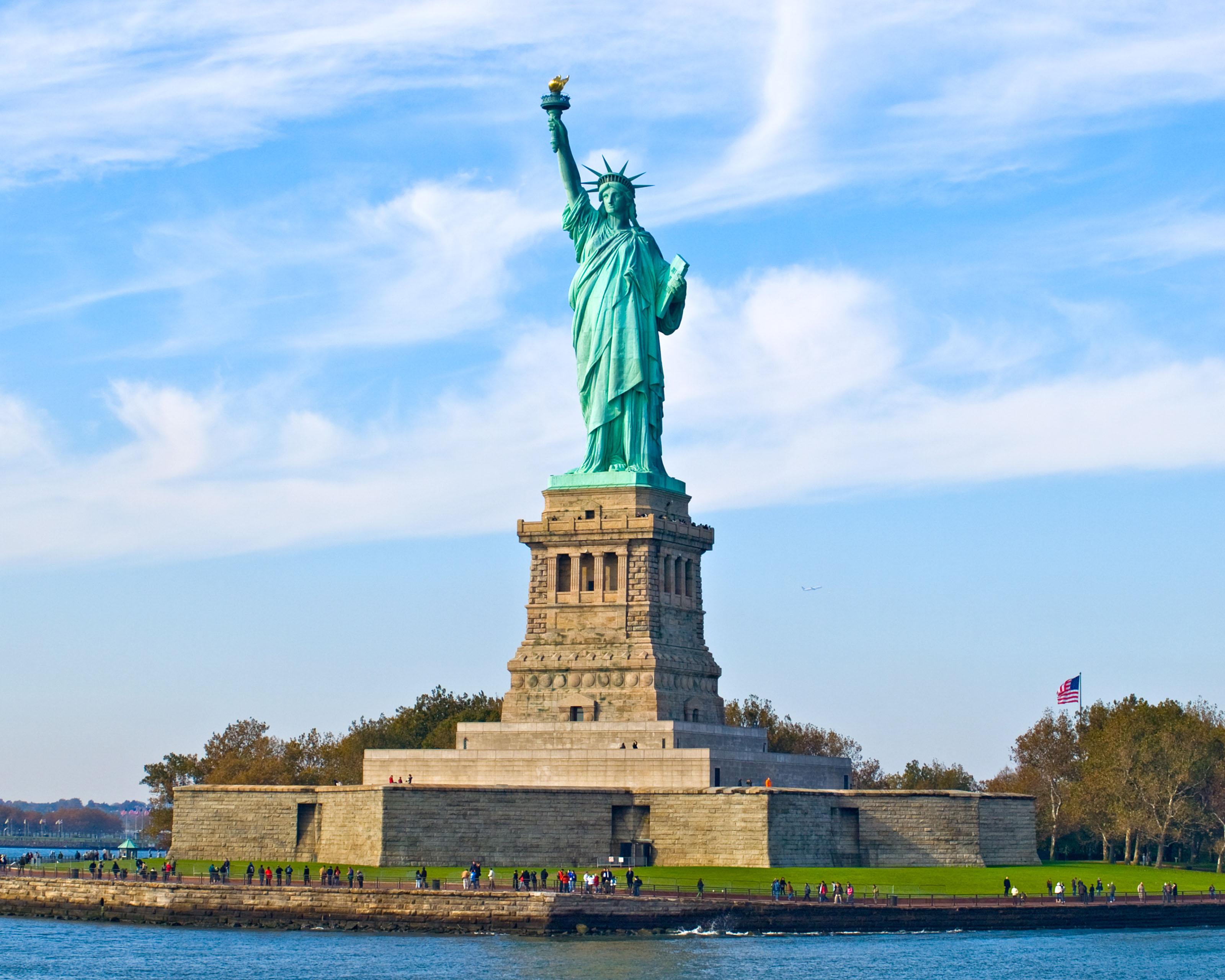 Download - Statue Of Liberty , HD Wallpaper & Backgrounds