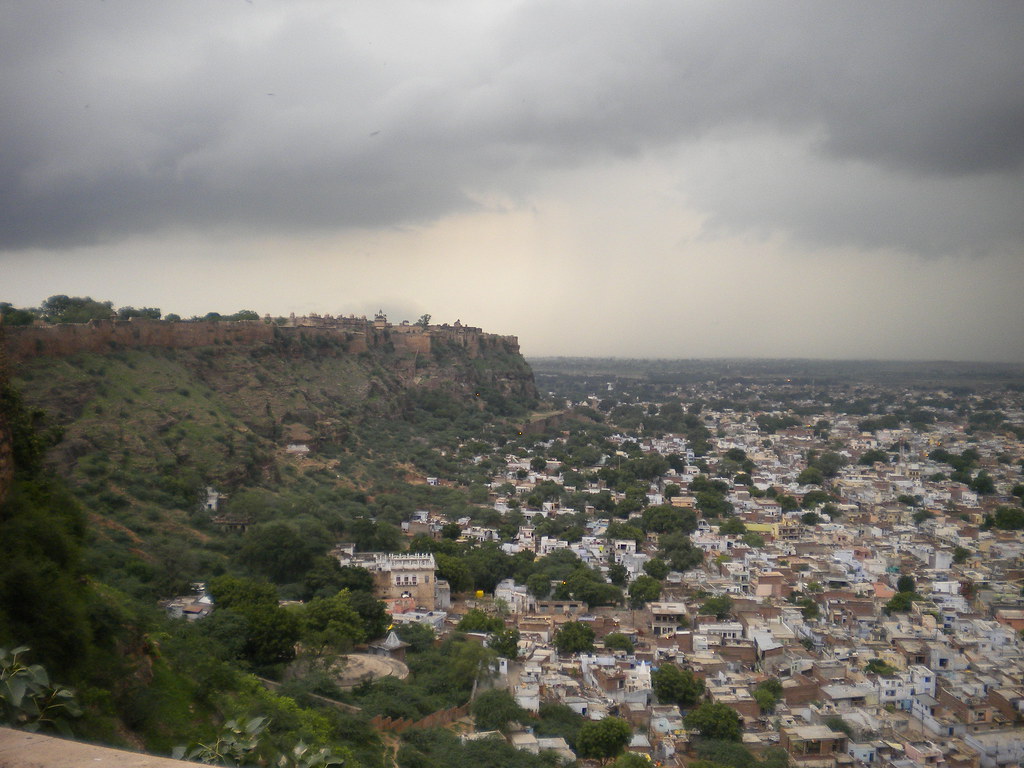 Gwalior Fort And Gwalior View - Aerial Photography , HD Wallpaper & Backgrounds