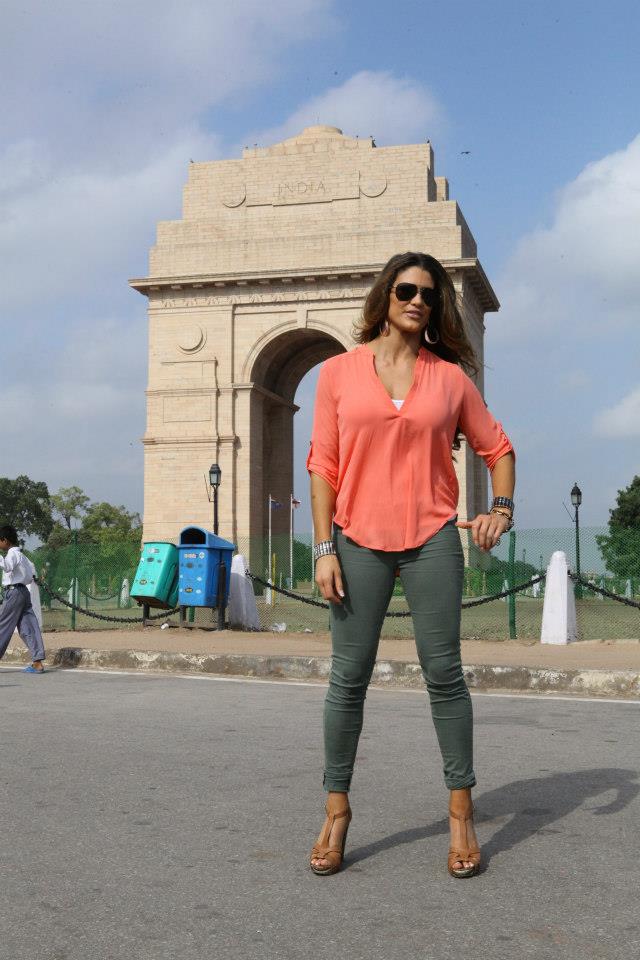 Eve Torres At India Gate - India Gate , HD Wallpaper & Backgrounds