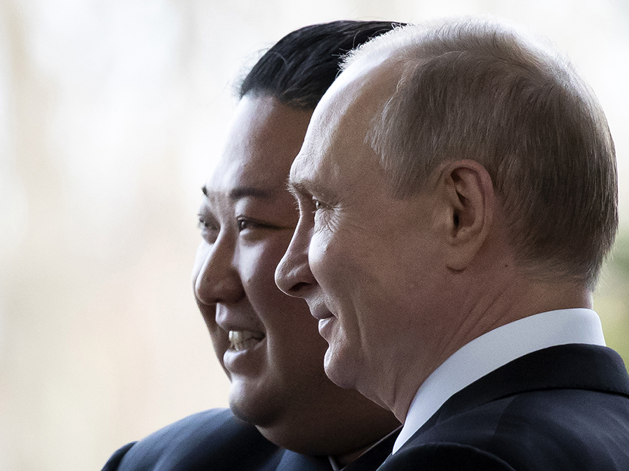 Russian President Vladimir Putin Greets North Korea - Kim Jong Un In Russia , HD Wallpaper & Backgrounds