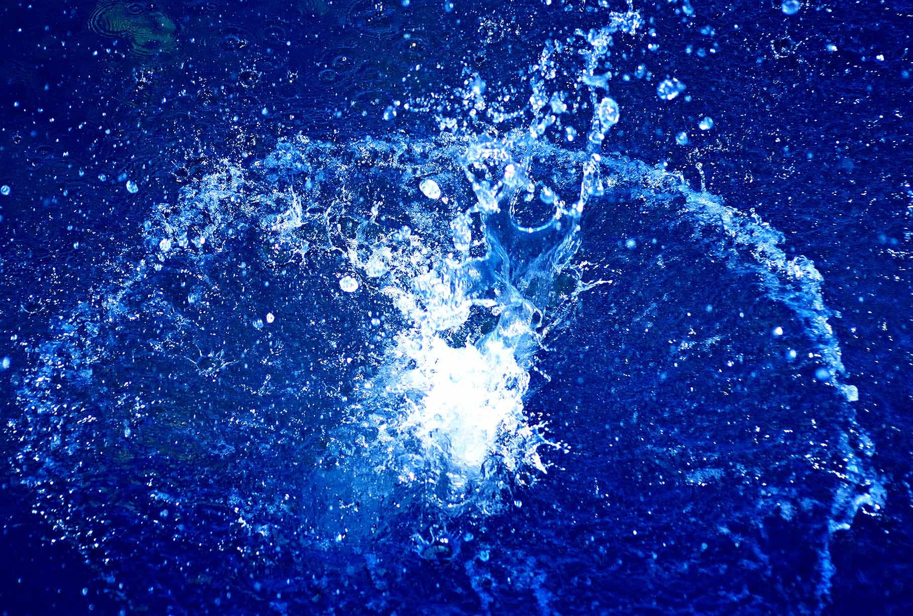 Splashed Water , HD Wallpaper & Backgrounds