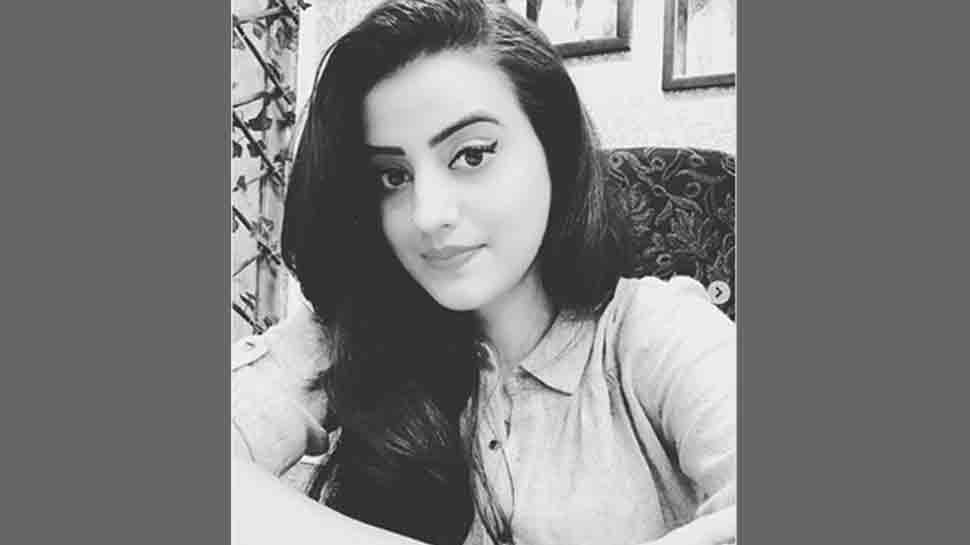 Bhojpuri Beauty Akshara Singh S Latest Monochrome Photos - Girl , HD Wallpaper & Backgrounds