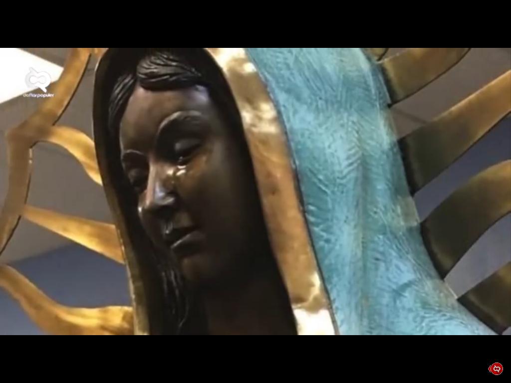 Patung Mengeluarkan Air Mata - Virgin Mary Statue Crying , HD Wallpaper & Backgrounds